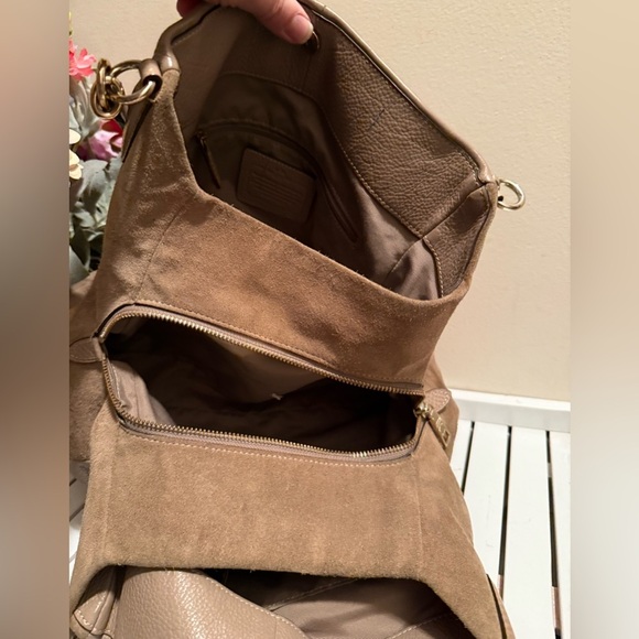 Coach Taupe Leather Suede, Phoebe Madison Shoulder Bag With Three Compartments - Picture 6 of 9